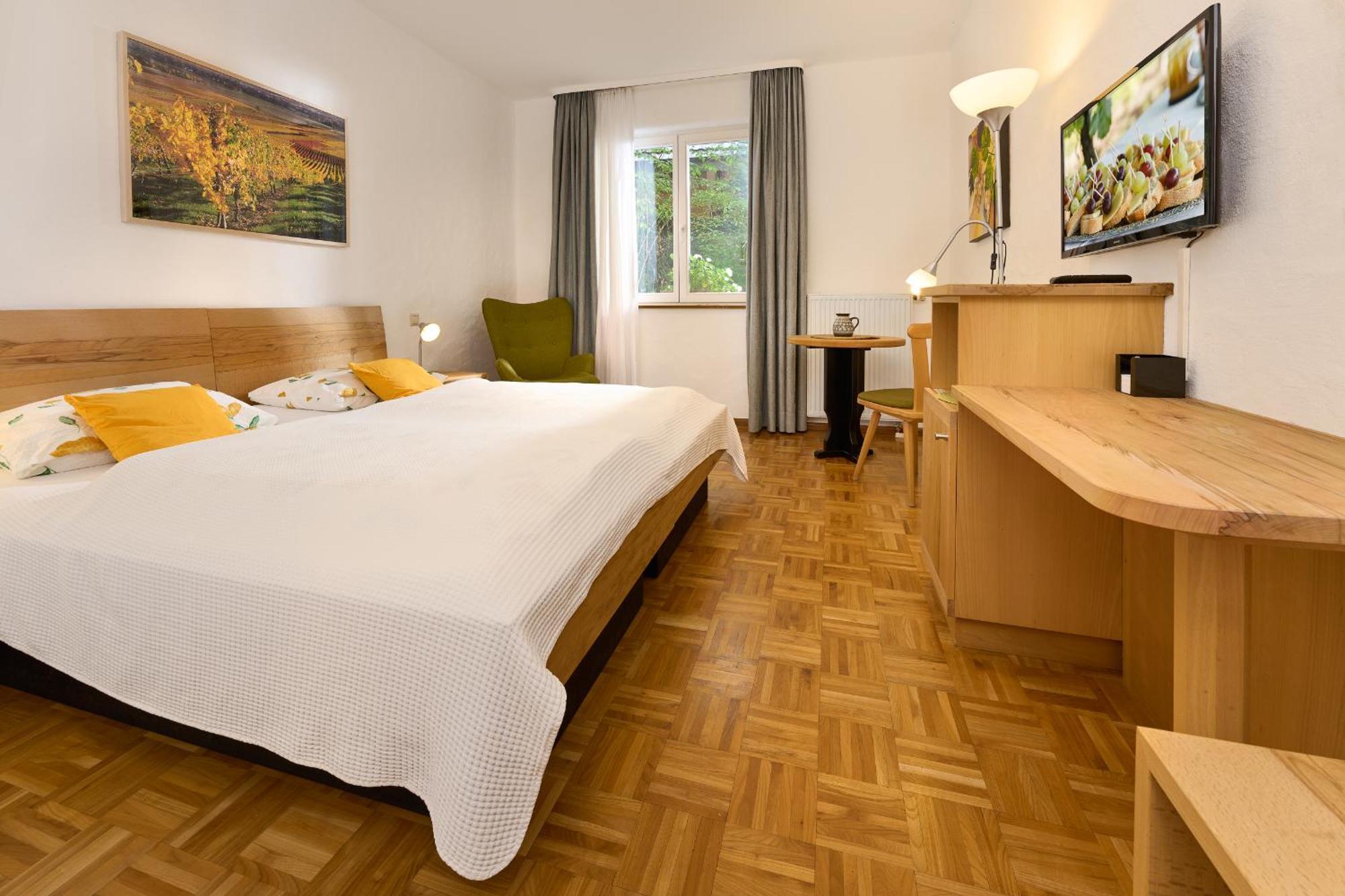 Hotel-Bio Gasthaus Am Felsenkeller ชเตาเฟิน เอม บรายสเกา ภายนอก รูปภาพ