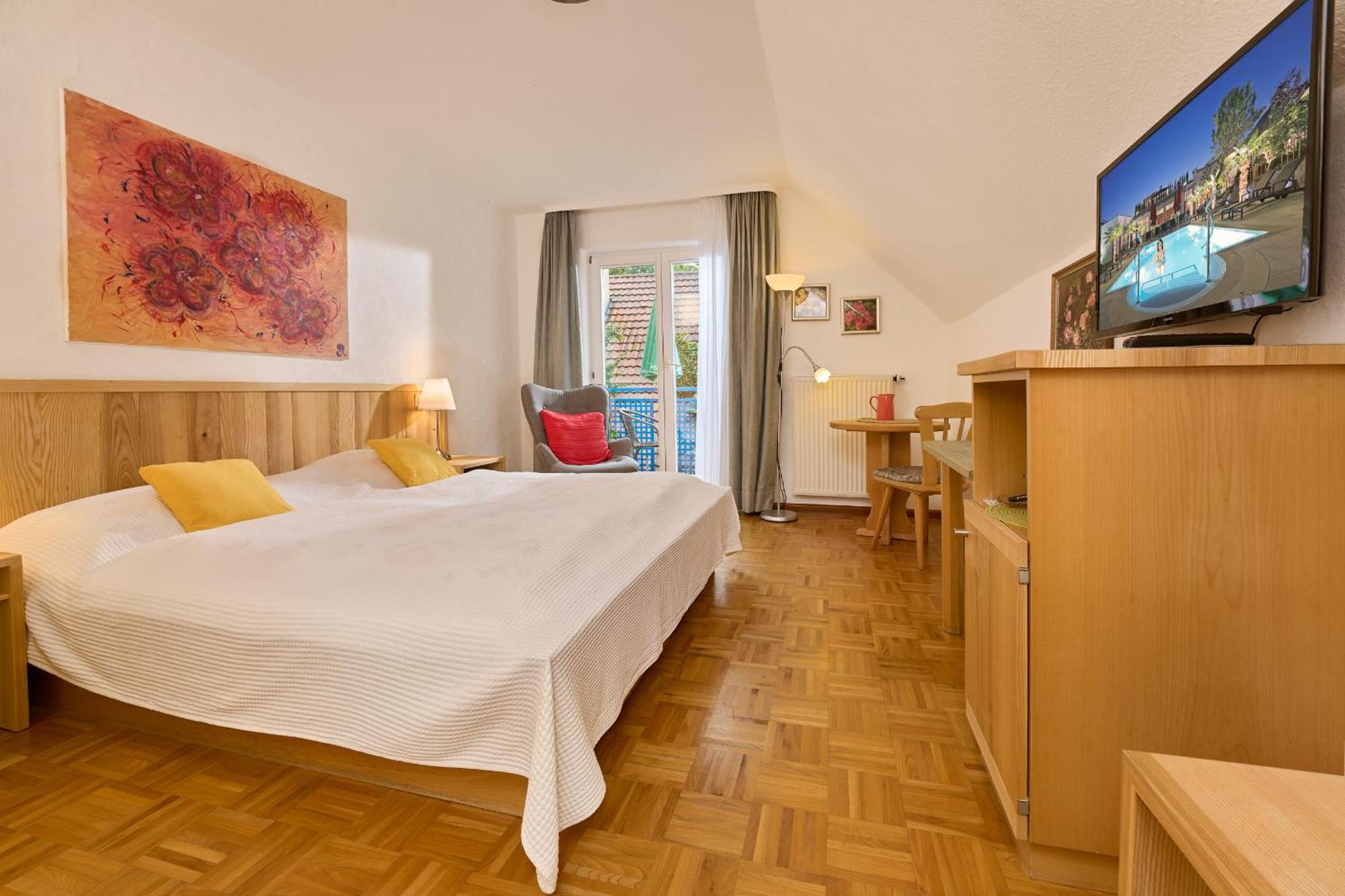 Hotel-Bio Gasthaus Am Felsenkeller ชเตาเฟิน เอม บรายสเกา ภายนอก รูปภาพ